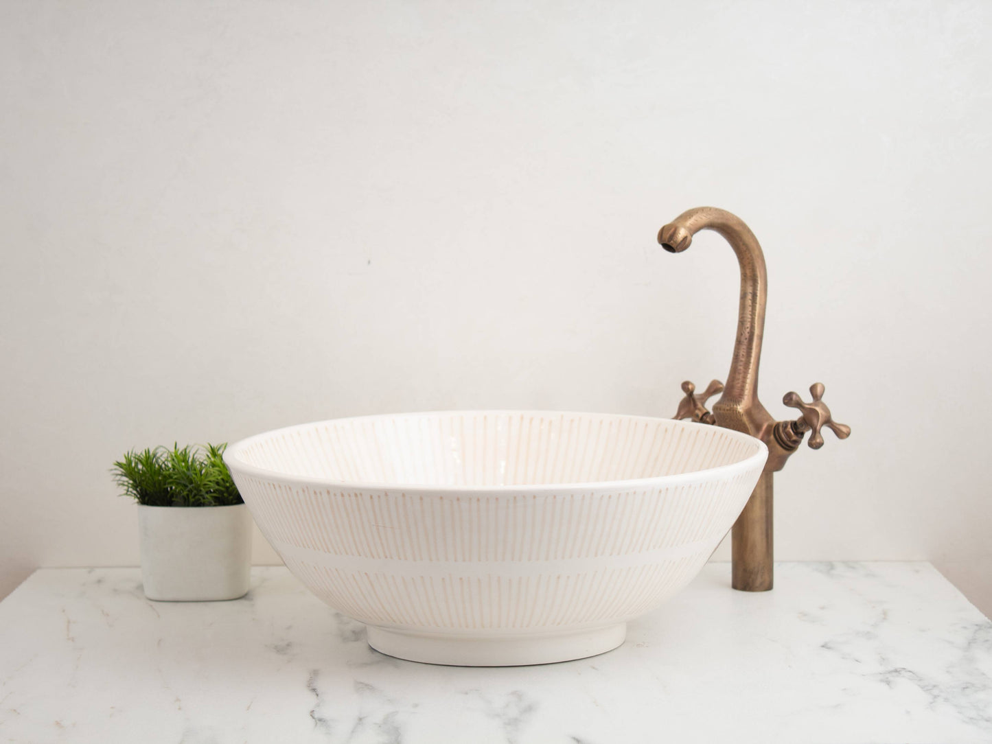 Minimalist Lines - Cream