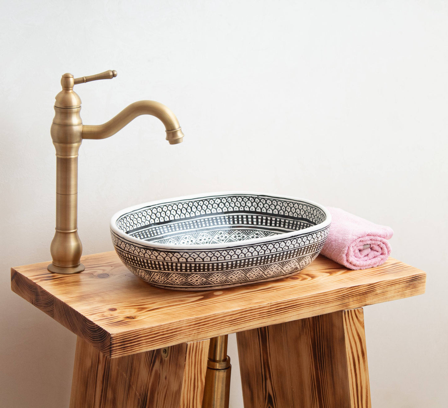 Oval Heritage - Black