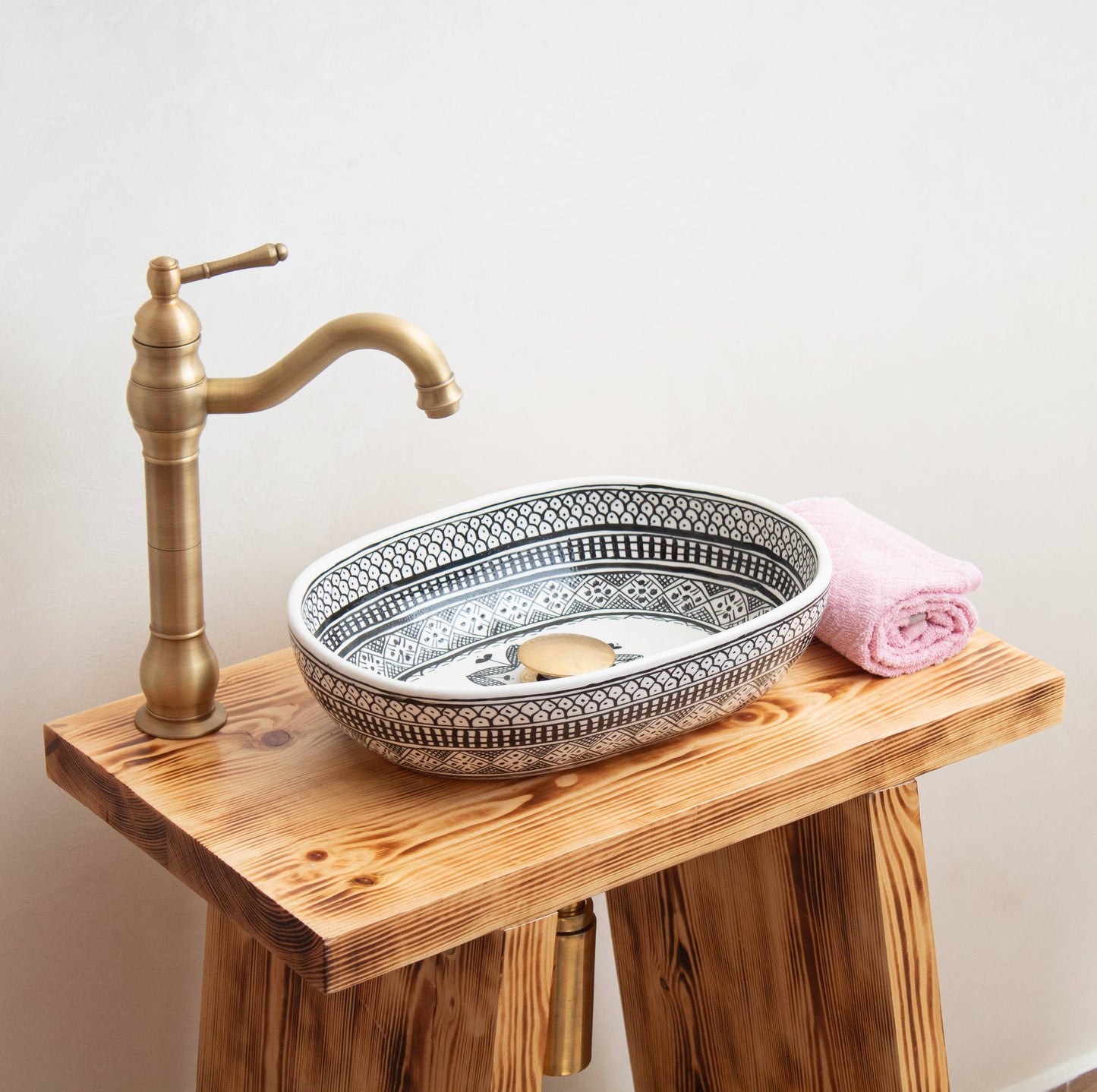 Oval Heritage - Black