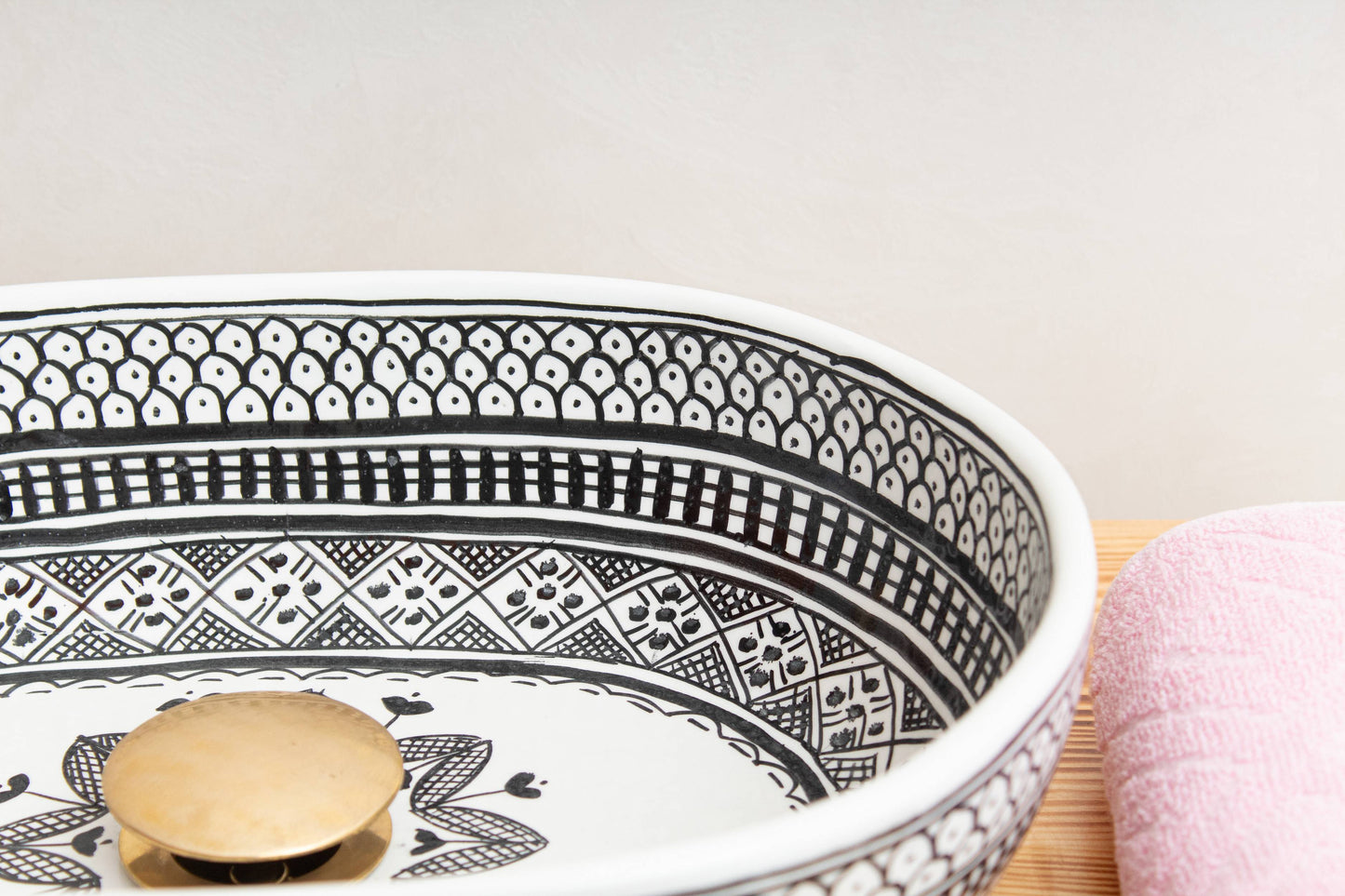 Oval Heritage - Black