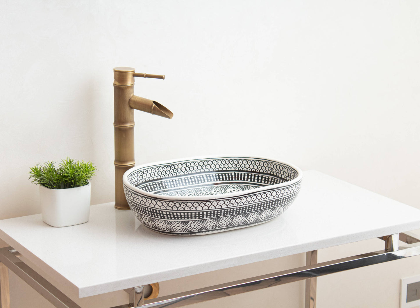 Oval Heritage - Black