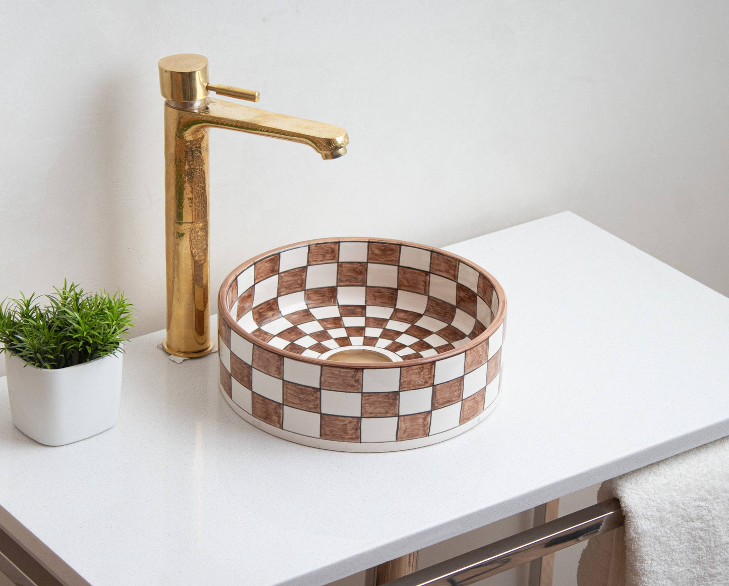 Round Checkered - Terracotta