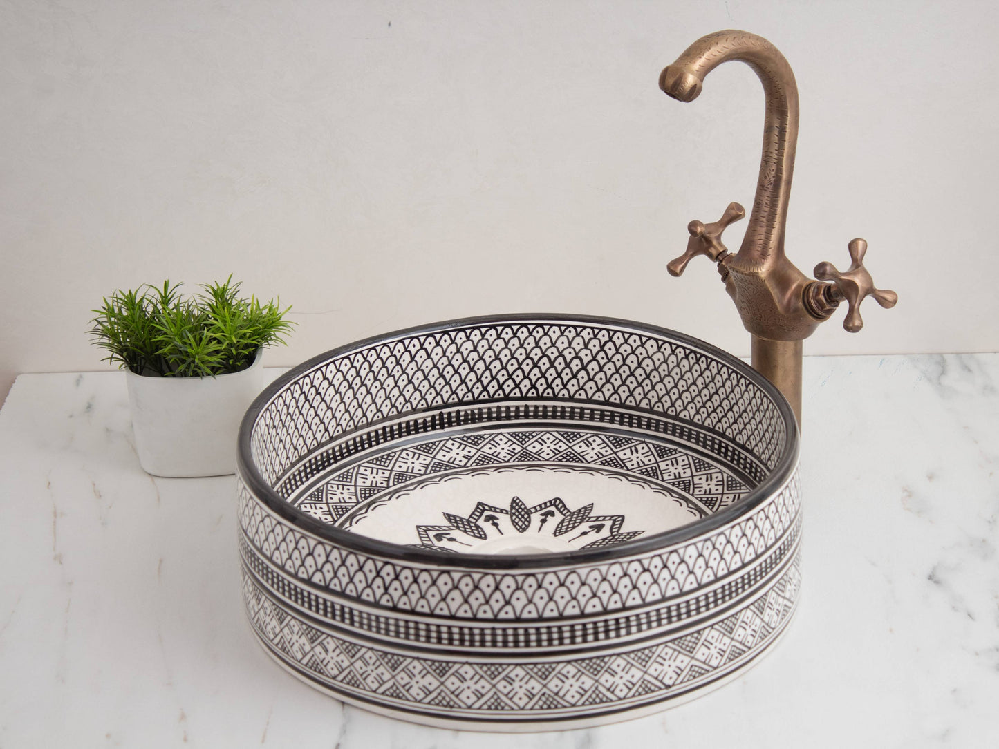 Round Heritage - Black