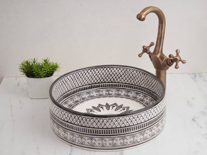 Round Heritage - Black