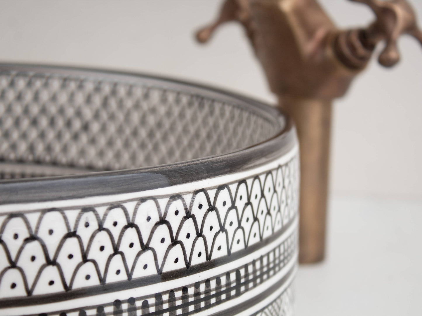 Round Heritage - Black