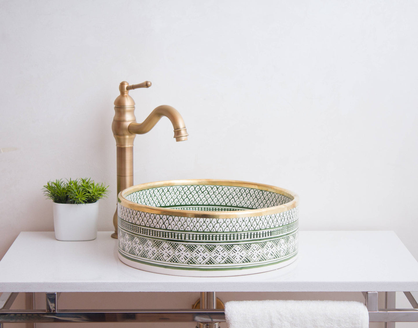 Round Heritage - Green with Brass Rim