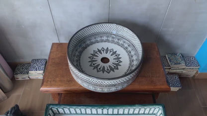 Round Heritage - Black